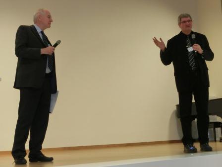 Alexander Bradshaw und Robert Schlögl in der Diskussion - Foto © Gerhard Hofmann_Agentur Zukunft