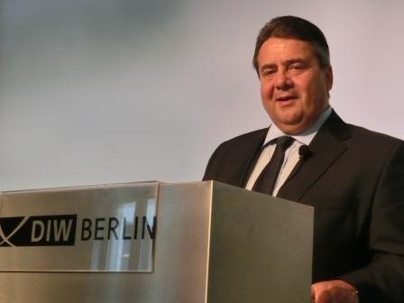 Bundeswirtschaftsminister Sigmar Gabriel im DIW - Foto © Gerhard Hofmann, Agentur Zukunft