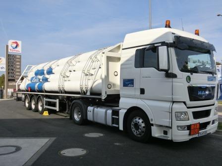 Wasserstoff-Tanklastzug an Multi-Energie-Tankstelle - Foto © Solarify