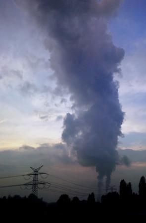 Rauch- und Wasserdampffahne Berlin - Foto © Gerhard Hofmann, Agentur Zukunft_20140920