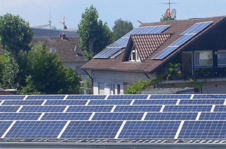 PV-Dächer in Radolfzell, - Foto © Gerhard Hofmann, Agentur Zukunft für Solarify