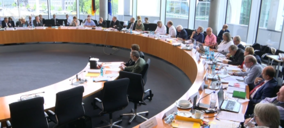 Endlager-Kommisison - Screenshot © Bundestgsfernsehen 2016-06-15