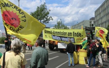 Anti-Atom-Endlager-Berichts-Demo vor BMBF - Foto © Gerhard Hofmann, Agentur Zukunft für Solarify 20160705
