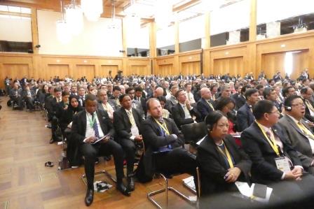 Zuhörer im AA-Weltsaal beim 4. Berlin Energy Transition Dialogue - Foto © Gerhard Hofmann, Agentur Zukunft für Solarify