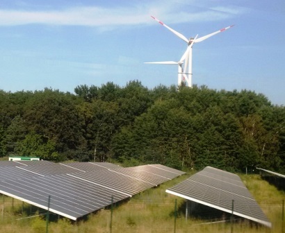 PV und Wind bei Nauen, Brandenburg - Foto © Solarify