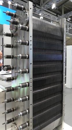 Siemens-Elektrolyseur (Detail) auf der Intersolar 2018 - Foto © Gerhard Hofmann, Agentur Zukunft für Solarify