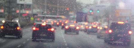 Autoverkehr in Berlin bei Regen - Foto © Agentur Zukunft für Solarify