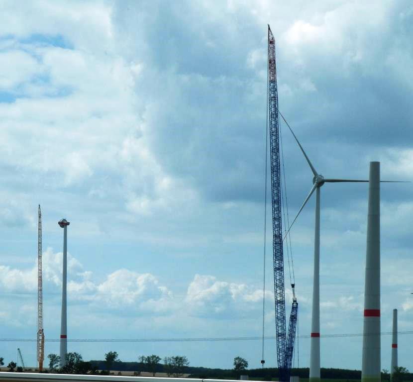 Windgeneratoren im Bau bei Weißenfels - Foto © Gerhard Hofmann fürSolarify