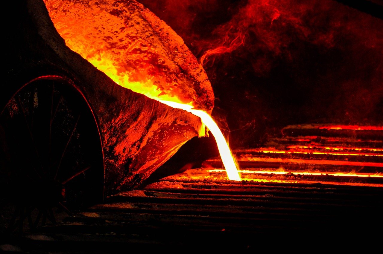 Geschmolzener Stahl - © Erdenebayar auf pixabay