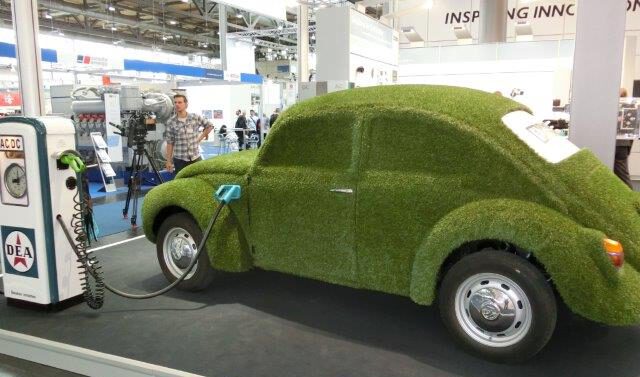 Echt grünes Auto auf Hannover Messe 2014 - Foto © Solarify