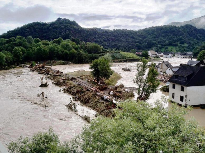 Hochwasser in Altenahr-Altenburg - Foto © Martin Seifert (CnndrBrbr), CC0, commons.wikimedia.org