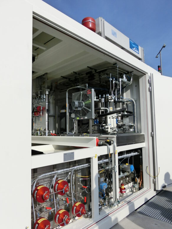 Wasserstofftank an Multi-Energie-Tankstelle Berlin - Foto © Gerhard Hofmann, Agentur Zukunft, für Solarify