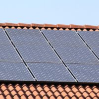 Kleine Dachanlagen bis 30 Kilowatt machen mehr als ein Drittel der Stromleistung aus Photovoltaik aus. © Fraunhofer ISE