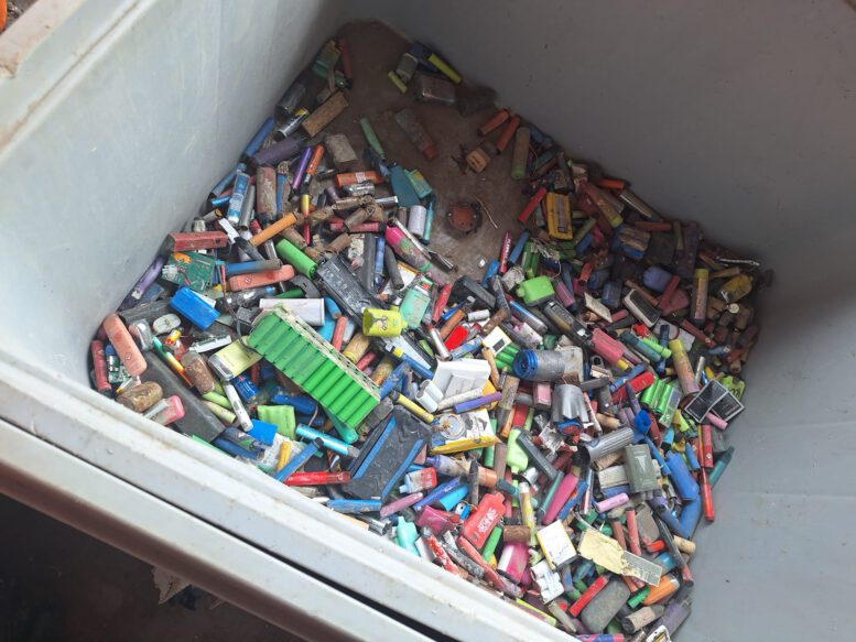 Aussortierte Gefahrenstoffe (Foto: Korn Recycling GmbH)