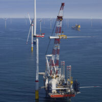 Installation of a wind turbine at the He Dreiht Offshore Wind Farm (Photo: EnBW / Photographer: Rolf Otzipka
